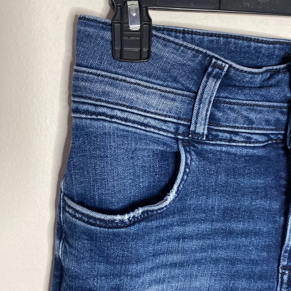 Silver Jeans Avery High Rise Double Button Skinny Jeans in indigo wash size 28